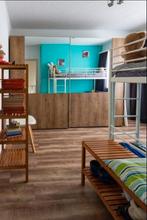 Kleerkast met spiegel-schuifdeuren, Huis en Inrichting, Ophalen, 200 cm of meer, Met hangruimte, Zo goed als nieuw