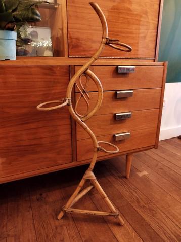 Rotan Planten houder/staander beschikbaar voor biedingen