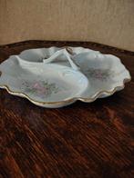 Limoges porseleinen schaal met drie vakken en een handvat, Enlèvement