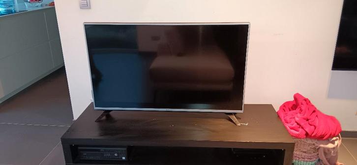 LG tv 49 inch met tv meubel, TV, Hi-fi & Vidéo, Télévisions, Comme neuf, LED, 100 cm ou plus, LG, Enlèvement