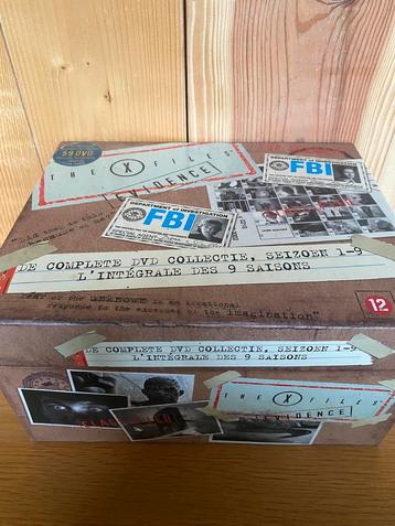 Dvd box The X-Files met alle 9 originele seizoenen beschikbaar voor biedingen