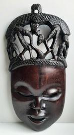 Uniek zeer fijn afgewerkt Afrikaans masker - donker hardhout, Ophalen