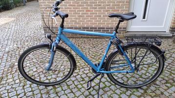 Sportieve herenfiets beschikbaar voor biedingen