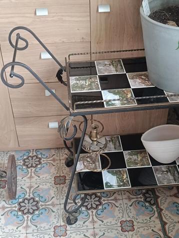 Table à roulettes en fer forgé, Jardin & Terrasse, Décoration murale de jardin, Enlèvement ou Envoi, Comme neuf