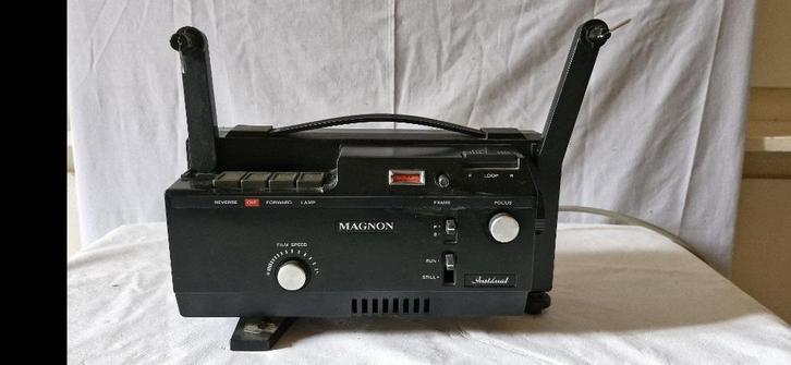 Magnon super 8 mm en 8 mm projector, ZRS Indual-model, Verzamelen, Foto-apparatuur en Filmapparatuur, Projector, 1960 tot 1980