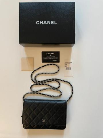 Portefeuille Chanel sur chaîne