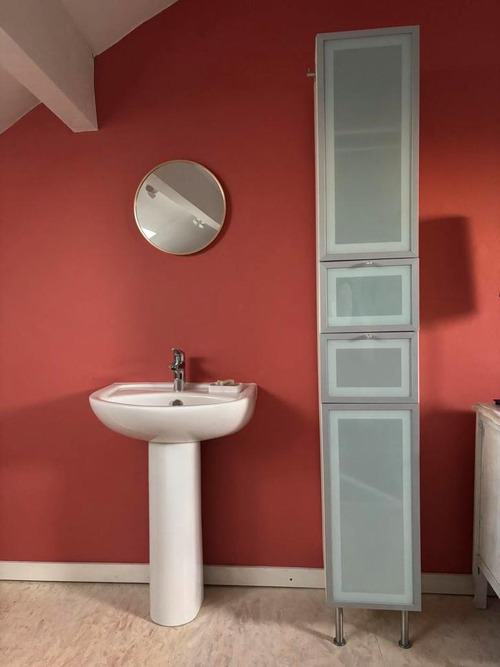 Colonne salle de bain IKEA sur pied avec tiroir, Maison & Meubles, Salle de bain | Salle de bain complète, Utilisé, Enlèvement