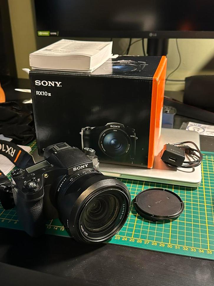 Sony Cyber-Shot RX10 Mark III 20,2 Mpx, noir, TV, Hi-fi & Vidéo, Appareils photo numériques, Comme neuf, Compact, Sony, Enlèvement ou Envoi