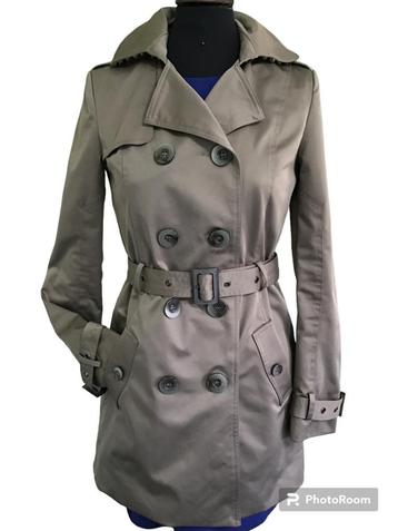 mt 36 Glamorous trenchcoat beschikbaar voor biedingen