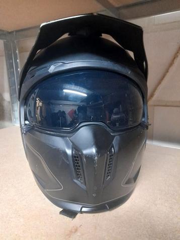 Helm mat M beschikbaar voor biedingen