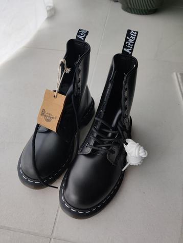 Dr. Martens nouveau, Neuf, Enlèvement ou Envoi, Dr. Martens, Bottes hautes