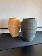 2 vazen serax - debbie wijskamp, Ophalen of Verzenden, Gebruikt, Zwart, Minder dan 50 cm