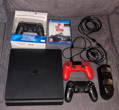 Playstation 4 1tb + 3 controllers + oplaadstation + 2 games, Games en Spelcomputers, Spelcomputers | Sony PlayStation 4, Zo goed als nieuw