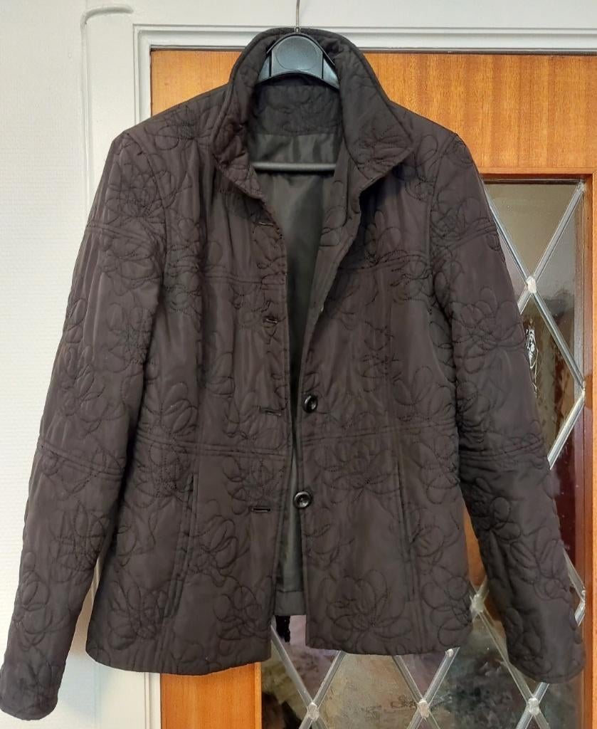 Très belle Veste Noire Matelassée pour Femme, Vêtements | Femmes, Vestes & Costumes, Autre, Taille 38/40 (M), Enlèvement ou Envoi