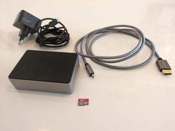 Raspberry Pi 4 Model B + 32GB microSD + FLIRC Case + HDMI