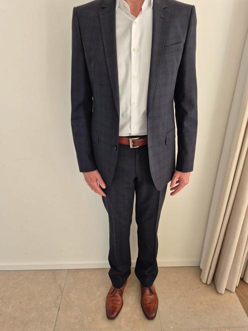 Kostuum - Hugo Boss, Kleding | Heren, Kostuums en vesten, Zo goed als nieuw, Maat 52/54 (L), Ophalen