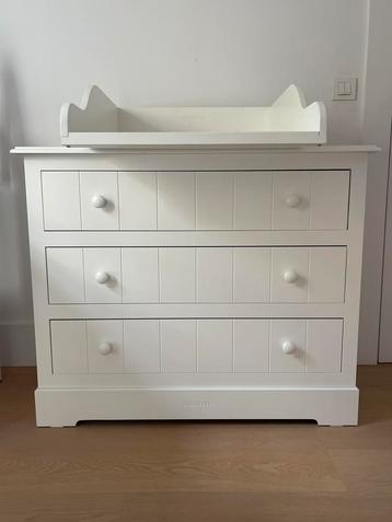 Babykamer Woodwork inclusief matras en matrasbeschermer. beschikbaar voor biedingen