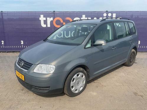 2005 - Volkswagen - Touran - 1.6-16V FSI Trendl. - Personena, Auto's, Volkswagen, Bedrijf, Touran, Benzine, Euro 4, Break, Handgeschakeld