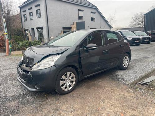 Peugeot 208 1.2i Benzine, met schade..., Auto's, Peugeot, Particulier, Te koop, ABS, Airbags, Centrale vergrendeling, Electronic Stability Program (ESP)
