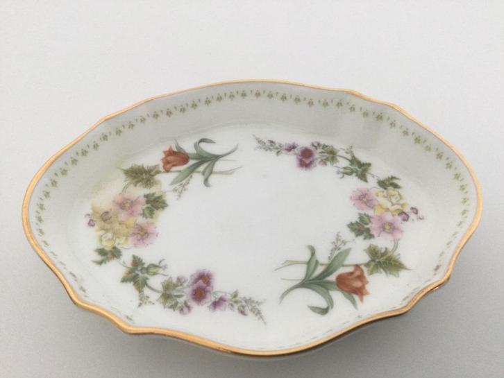 Petite coupelle porcelaine Wegwood made in England Mirabelle, Antiquités & Art, Antiquités | Céramique & Poterie, Enlèvement