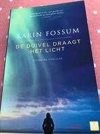 Karin Fossum: de duivel draagt het licht, Ophalen of Verzenden, Zo goed als nieuw