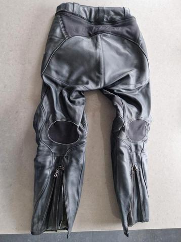 Dainese lederen broek beschikbaar voor biedingen