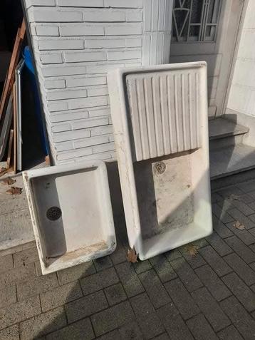 2 oude gootstenen  beschikbaar voor biedingen