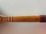 Antieke houten tennisracket, Ophalen