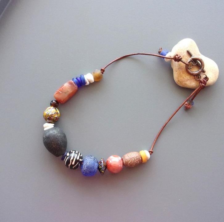 Afrikaanse ketting in carneool, Dogon kralen, millefiori, Handtassen en Accessoires, Kettingen, Nieuw, Steen of Mineraal, Blauw