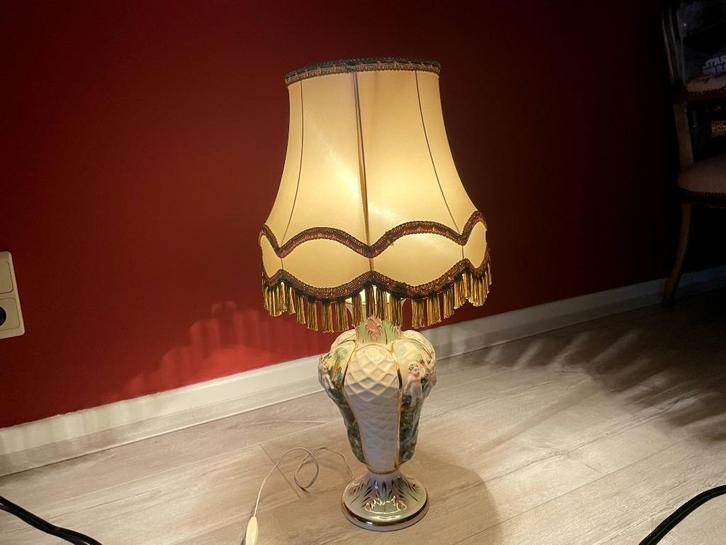 Lampe capodimonte Italy Porcelaine Etat correct, Antiek en Kunst, Antiek | Verlichting, Ophalen