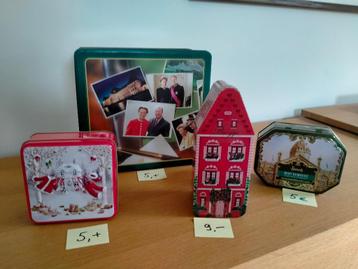 Blikken dozen beschikbaar voor biedingen