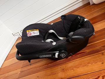 1 X Maxi Cosi Pebble + 2 X Maxi Cosi Easy Base 2 beschikbaar voor biedingen