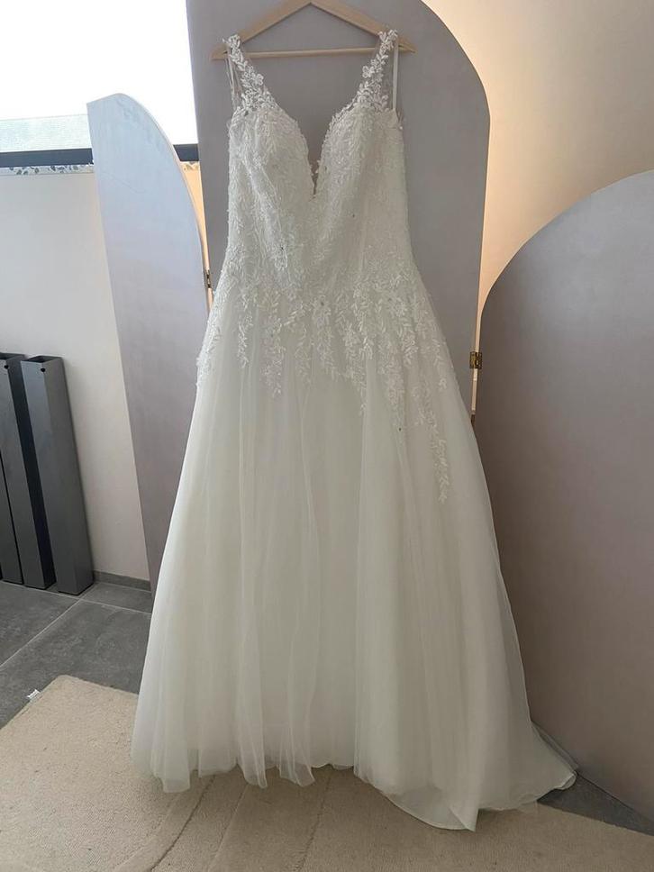 Trouwjurk (stockmodel), Vêtements | Femmes, Vêtements de mariage & Accessoires de mariage, Neuf, Robe de mariée, Blanc, Enlèvement ou Envoi