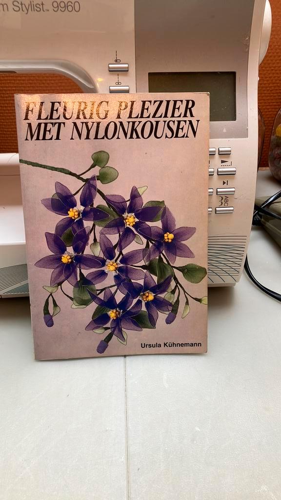 Knutselen met nylonkousen, Hobby en Vrije tijd, Knutselen, Gebruikt, Knutselwerk, Ophalen of Verzenden