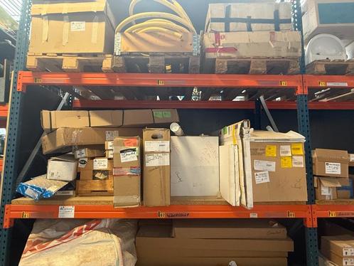 Overstock sanitaire toestellen, radiatoren, toebehoren,..., Doe-het-zelf en Bouw, Sanitair, Ophalen
