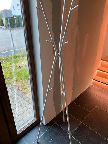 Kapstok ikea beschikbaar voor biedingen
