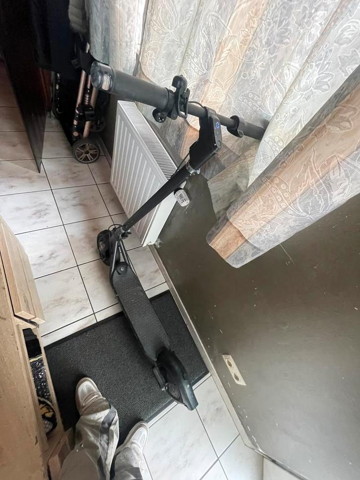 Ninebot f2 (voor onderdelen), Fietsen en Brommers, Steps, Gebruikt, Elektrische step (E-scooter), Ophalen