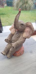 Grand éléphant sur socle, Collections, Enlèvement, Utilisé