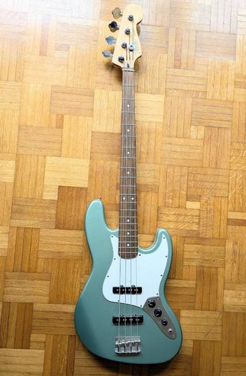 Fender Standard Jazz Bass 2002 (MX) beschikbaar voor biedingen