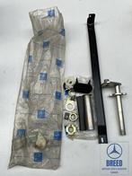 NOS montageset middenarmsteun voor Mercedes-Benz W116, Auto-onderdelen, Interieur en Bekleding, Ophalen of Verzenden, Nieuw, Mercedes-Benz