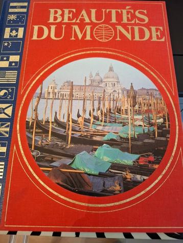 livres de collection Larousse "Beautés du monde" beschikbaar voor biedingen