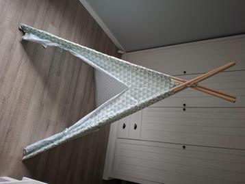Tipi tent beschikbaar voor biedingen