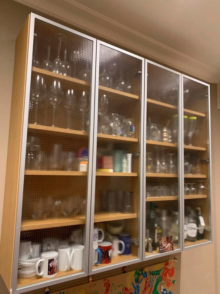 Armoire pratique et esthétique, Maison & Meubles, Armoires | Dressoirs, Verre, Enlèvement