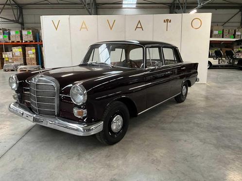 1965 Mercedes-Benz 200, Auto's, Oldtimers, Bedrijf, Mercedes-Benz, Overige brandstoffen, Overige carrosserie, Handgeschakeld