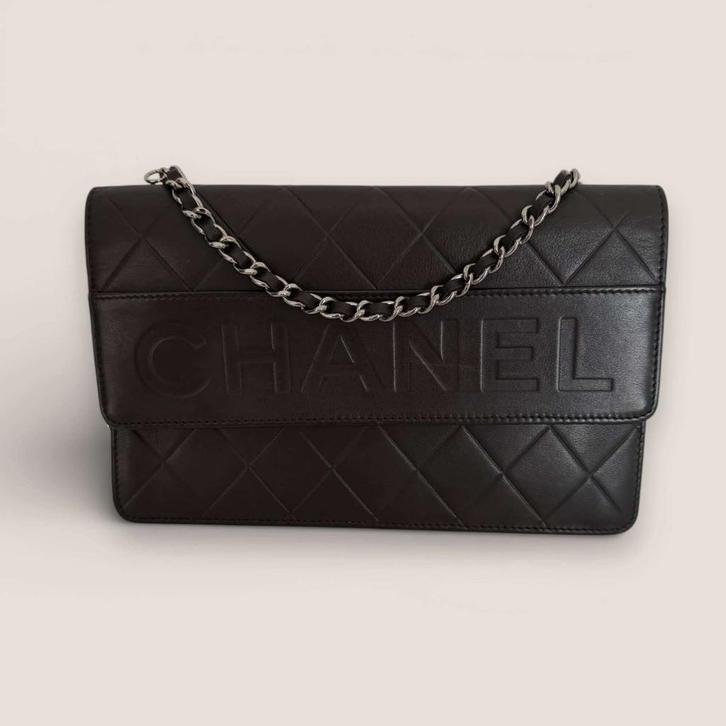Chanel WOC embossed Chanel, Handtassen en Accessoires, Tassen | Damestassen, Gebruikt, Schoudertasje, Zwart, Ophalen of Verzenden