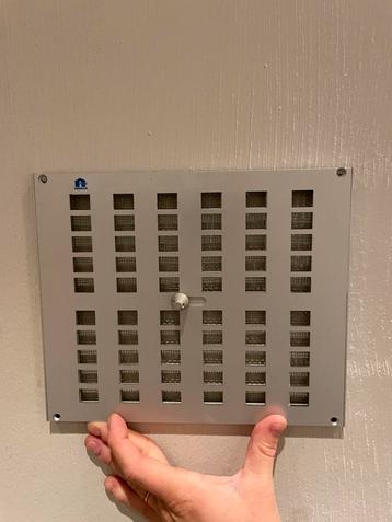 3x Ventilatie rooster Renson 24/20cm afsluitbaar beschikbaar voor biedingen