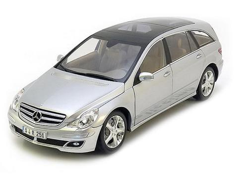Mercedes W251, Minichamps 1:18, Hobby en Vrije tijd, Modelauto's | 1:18, Zo goed als nieuw, Auto, MiniChamps, Verzenden