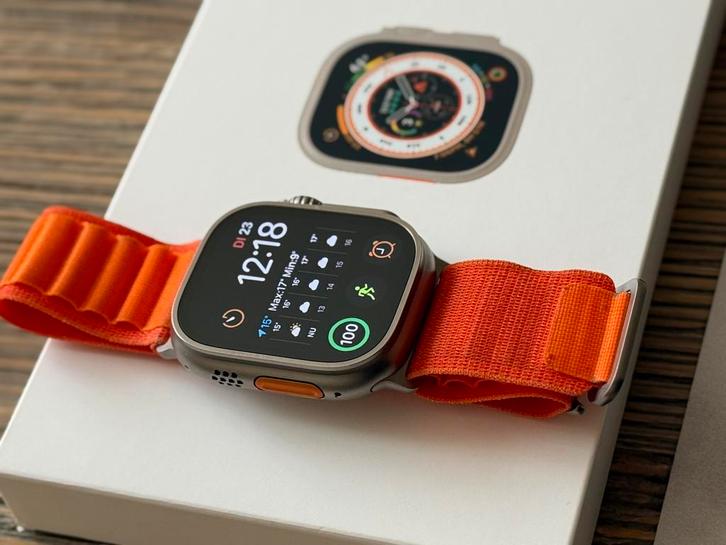 Apple Watch Ultra met 2 originele Apple bandjes/ als nieuw!, Handtassen en Accessoires, Smartwatches, Zo goed als nieuw, iOS, Ophalen of Verzenden