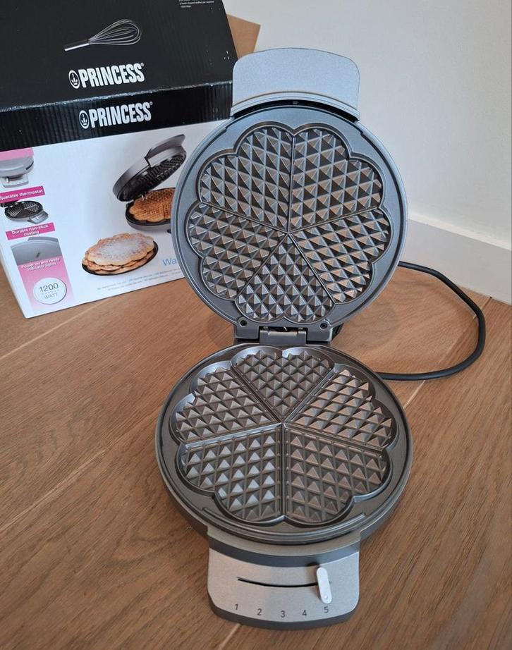 Princess 132380 wafelijzer hartjes wafels - Als nieuw, Elektronische apparatuur, Wafelijzers, Zo goed als nieuw, Ophalen