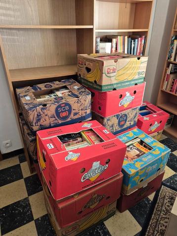 16 bananendozen vol met kookboeken beschikbaar voor biedingen